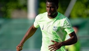 世体：巴萨18岁后卫法雷即将签约至2028年，只等俱乐部官宣