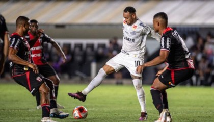 足球直播吧-重返首秀踢45分钟 内马尔没进球 桑托斯1球平对手